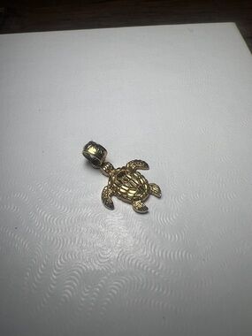 14kt Gold Turtle Pendant Charm